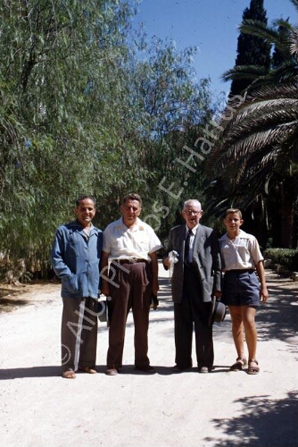 Elias Harrus, M. x, M. Yéhoudah Krauz (dir Mikvéh Israël) et Michel Harrus.
